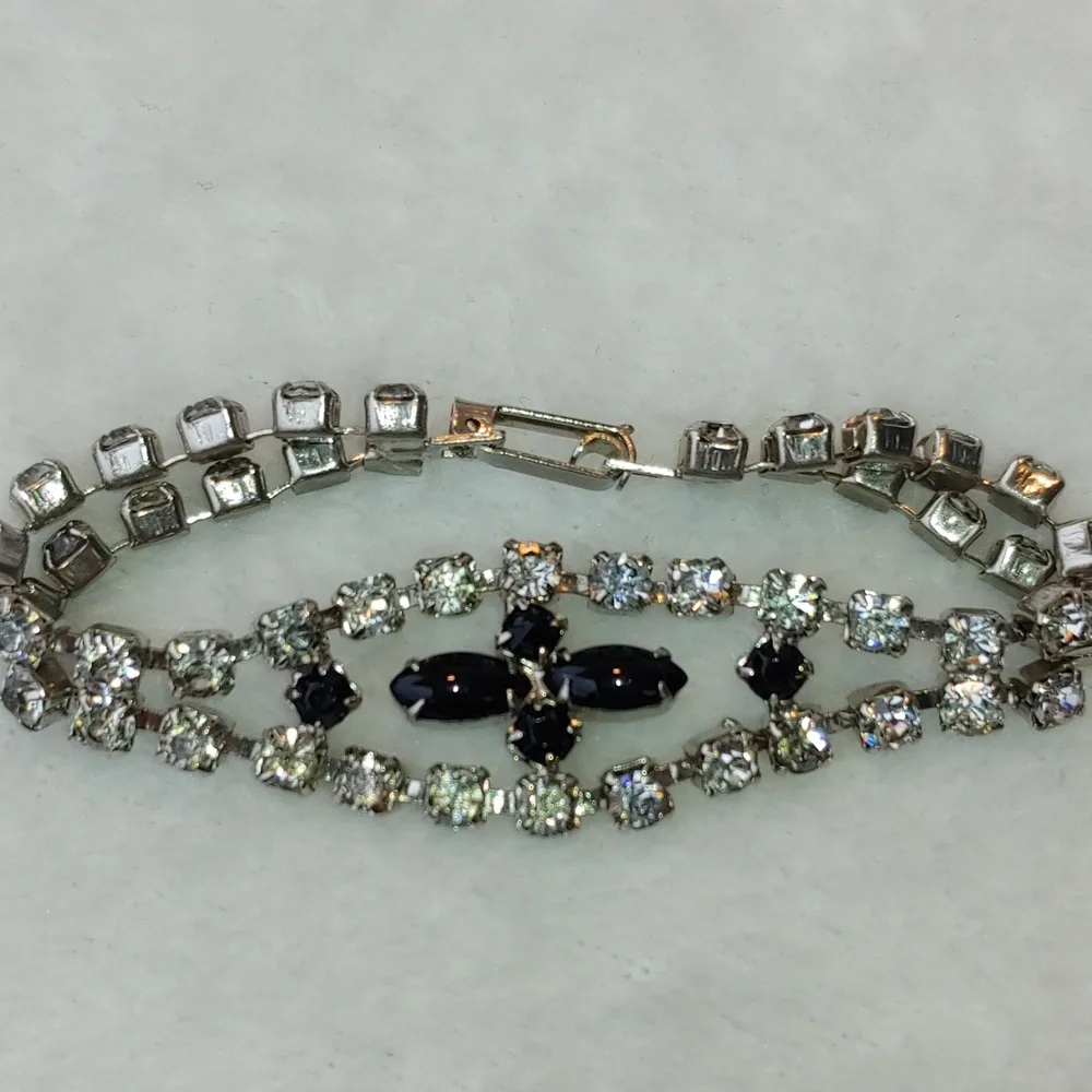 Stylish Formal Wear Rhinestone Women's Bracelet in Black Silver, 7 Inches - Picture 13 of 14